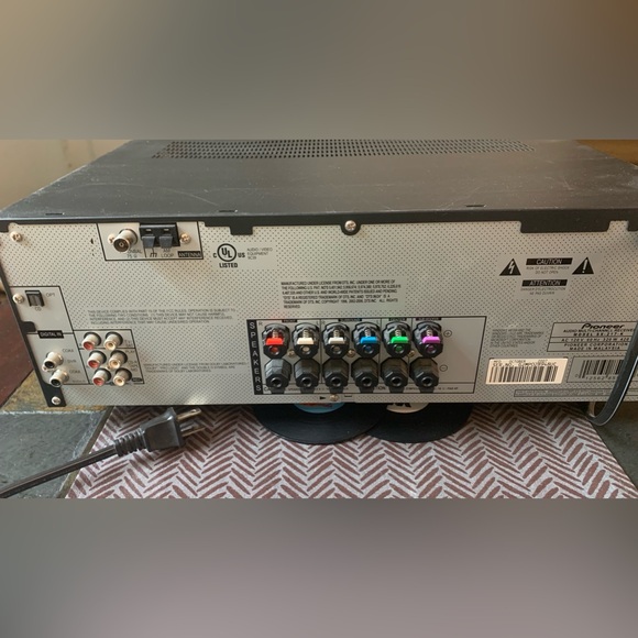 Pioneer 5.1 Channels receiver and surround speakers. - Picture 2 of 4